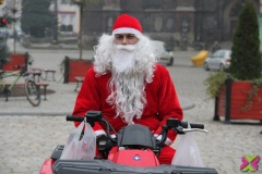 Zmotoryzowani Mikołaje na ulicach Chojnowa