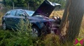 Zdarzenie drogowe przy wyjeździe z Gołaczowa. Audi wylądowało na drzewie!