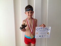 Maciej Wengrzyn ustanawia rekord w pływaniu i zwycięża w zawodach!
