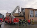 Pożar elewacji szkoły w Rokitkach